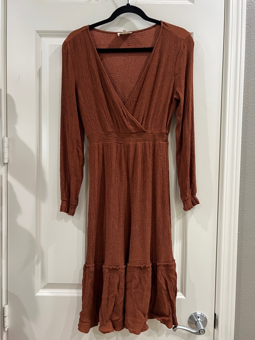 Sezane Tatiane Midi Textured Dress V-neck Ruffle Boho Quiet Luxury , size 6 US - Picture 2 of 11